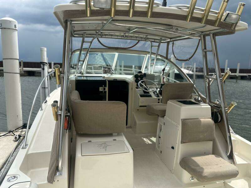 30ft Pursuit Yacht For Sale