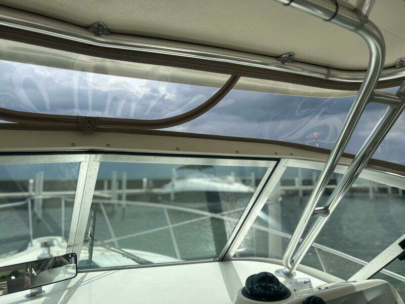 30ft Pursuit Yacht For Sale