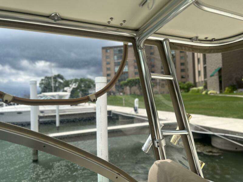30ft Pursuit Yacht For Sale