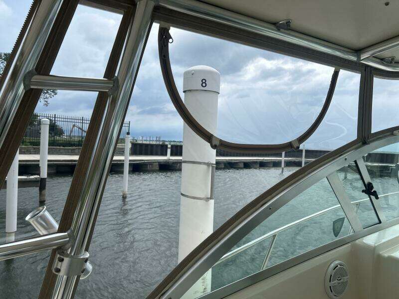 30ft Pursuit Yacht For Sale