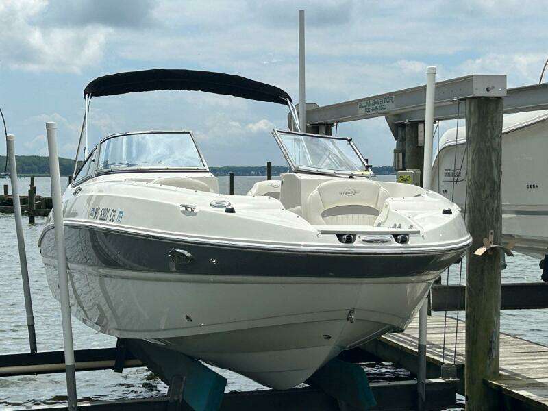 24ft Stingray Yacht For Sale