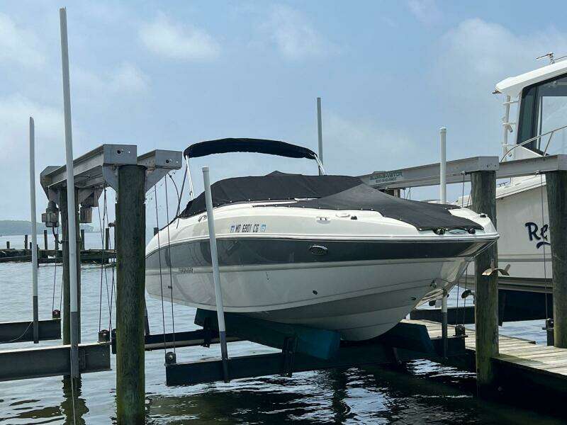 24ft Stingray Yacht For Sale