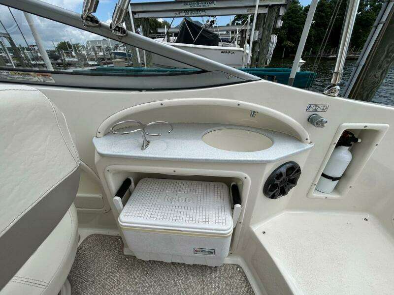 24ft Stingray Yacht For Sale