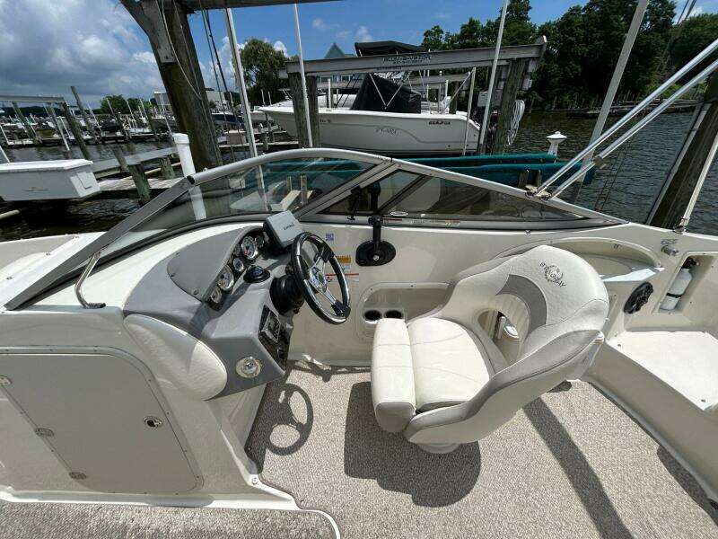24ft Stingray Yacht For Sale
