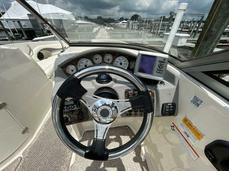 24ft Stingray Yacht For Sale
