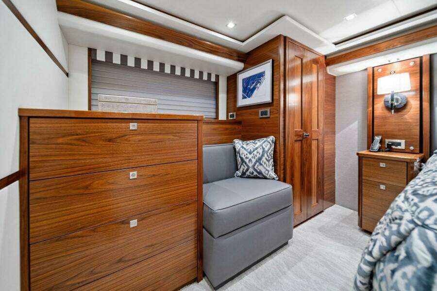 2023 Viking 80 Convertible 