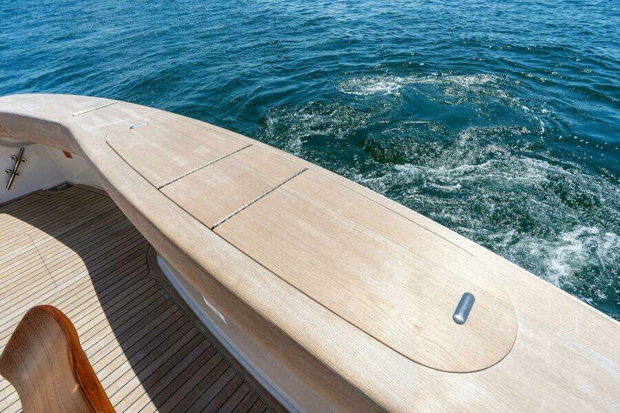 2023 Viking 80 Convertible 