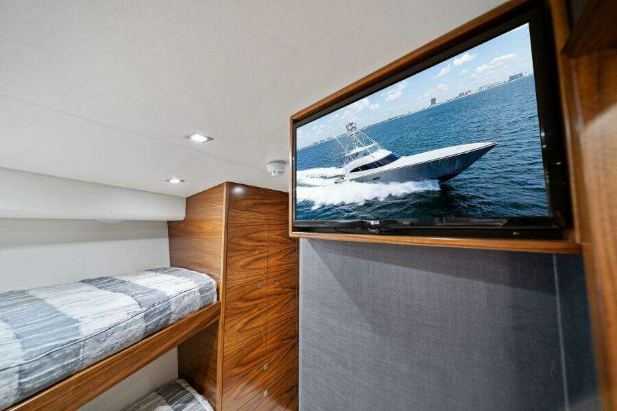 2023 Viking 80 Convertible 