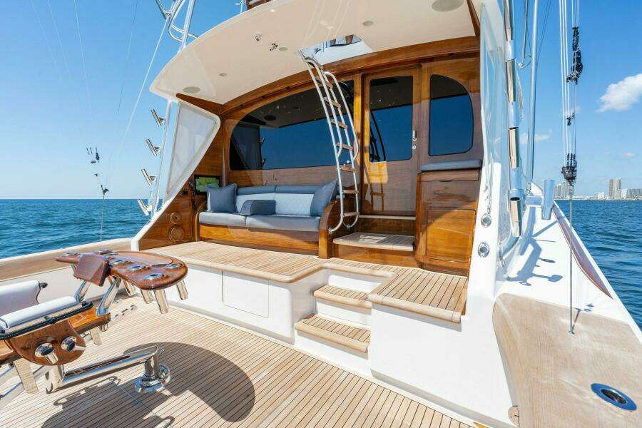 2023 Viking 80 Convertible 