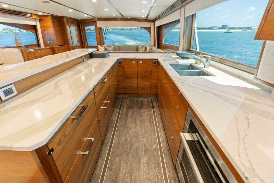 2023 Viking 80 Convertible 