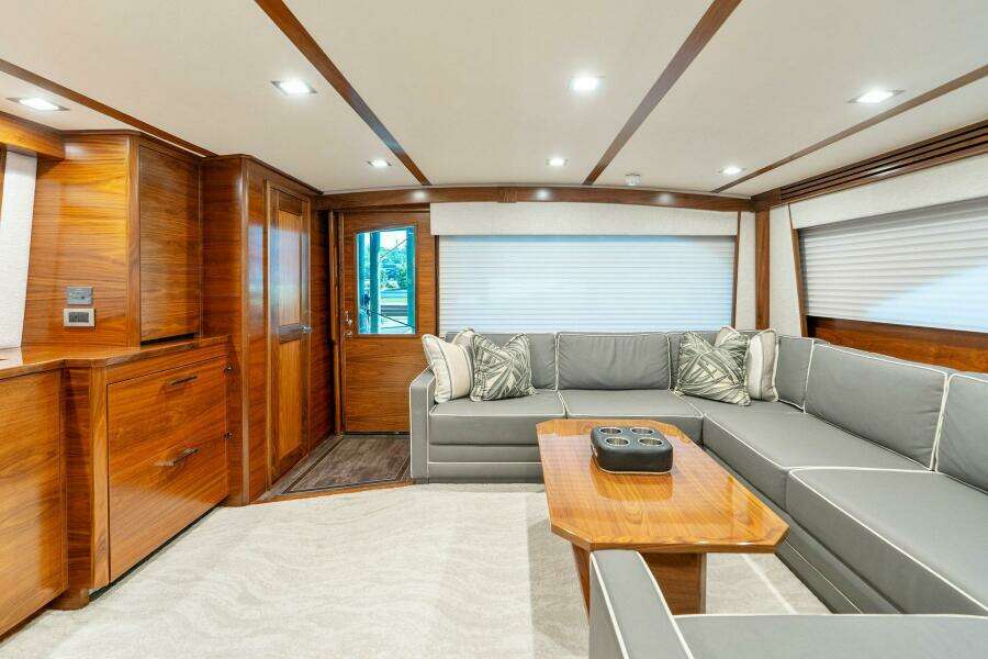 2023 Viking 80 Convertible 