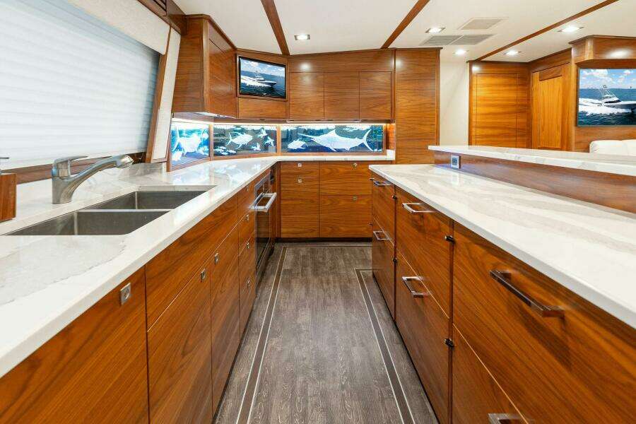 2023 Viking 80 Convertible 