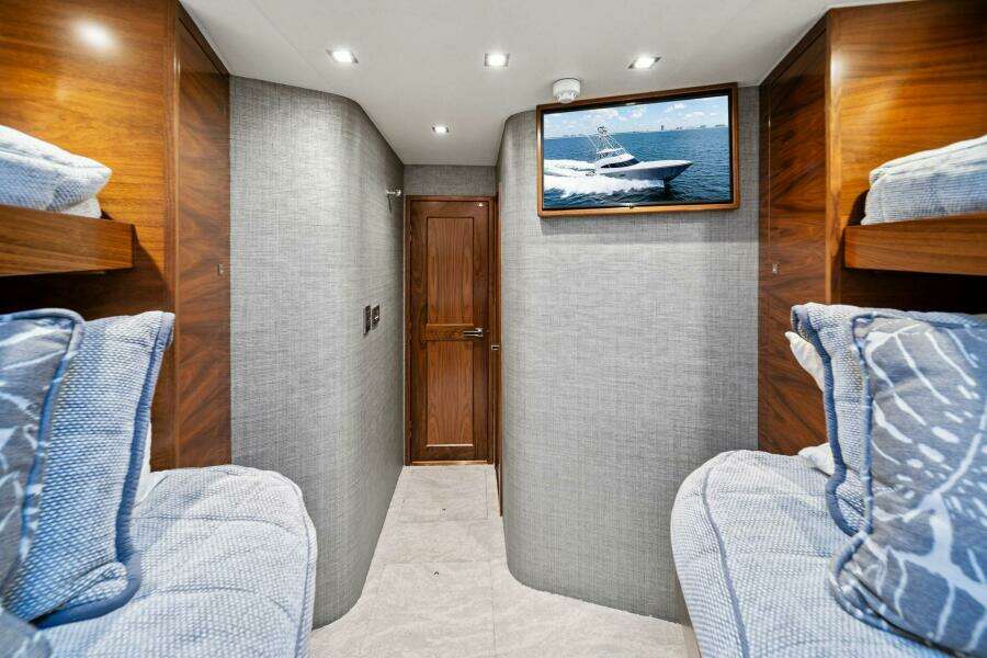 2023 Viking 80 Convertible 