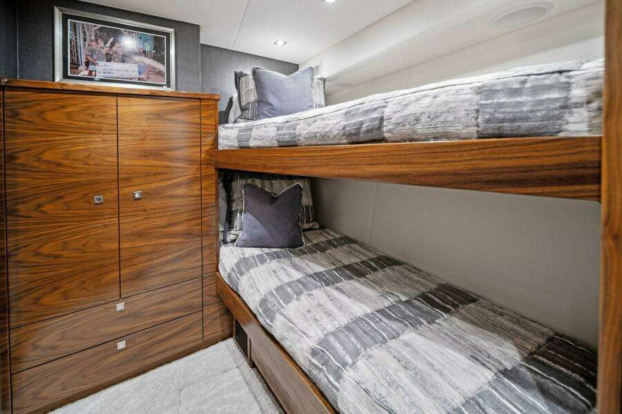 2023 Viking 80 Convertible 