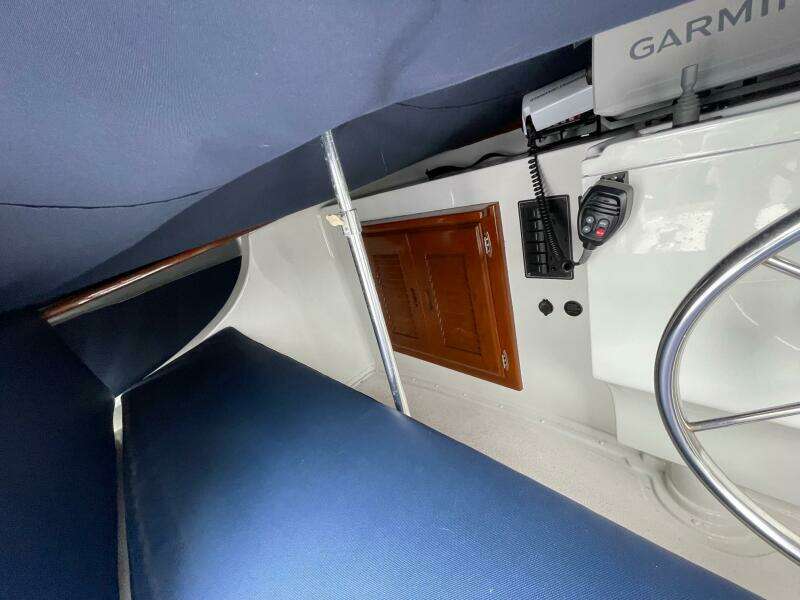 Zettie Ray 30ft Willard Yacht For Sale
