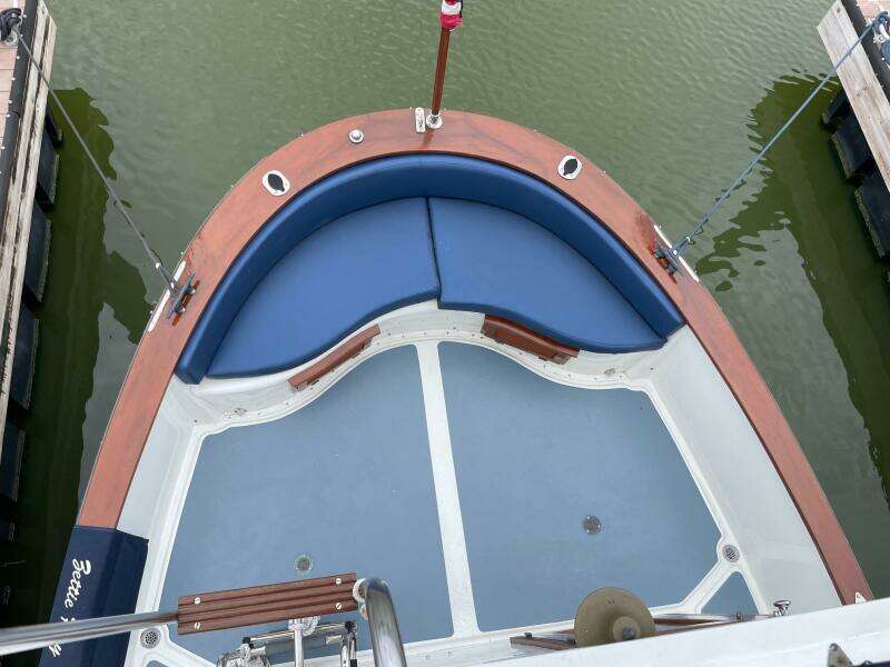 Zettie Ray 30ft Willard Yacht For Sale