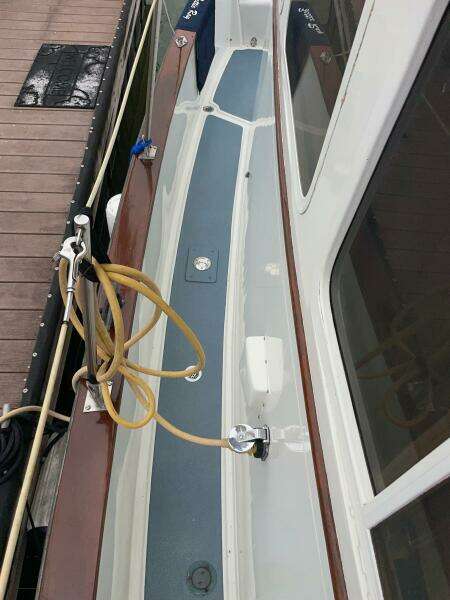 Zettie Ray 30ft Willard Yacht For Sale