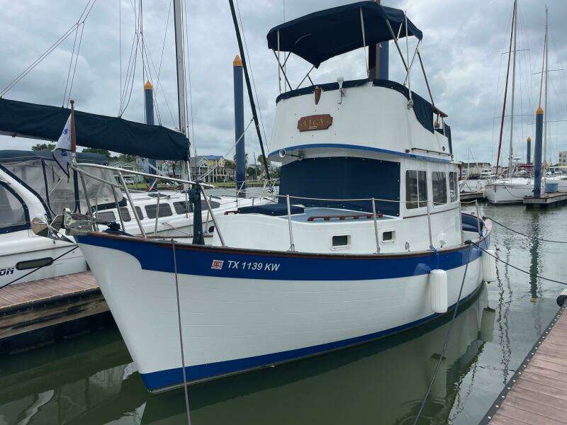 Zettie Ray 30ft Willard Yacht For Sale