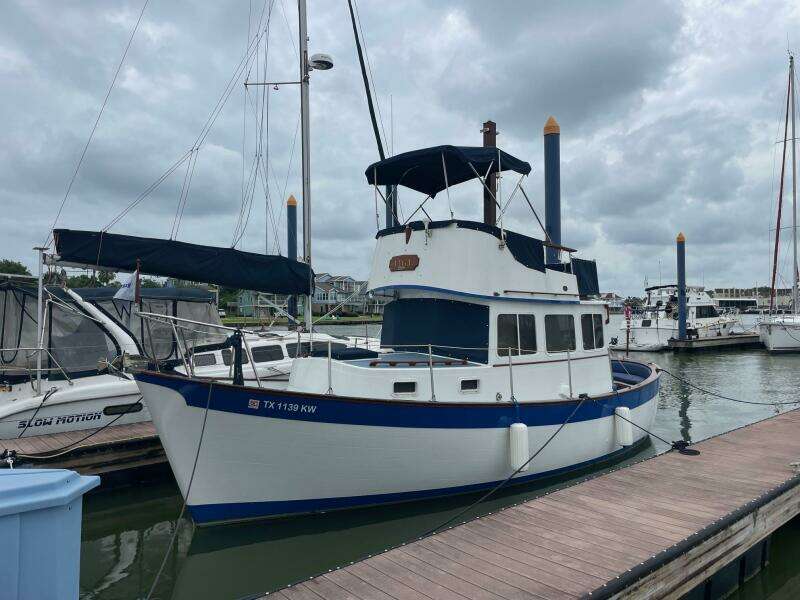 Zettie Ray 30ft Willard Yacht For Sale