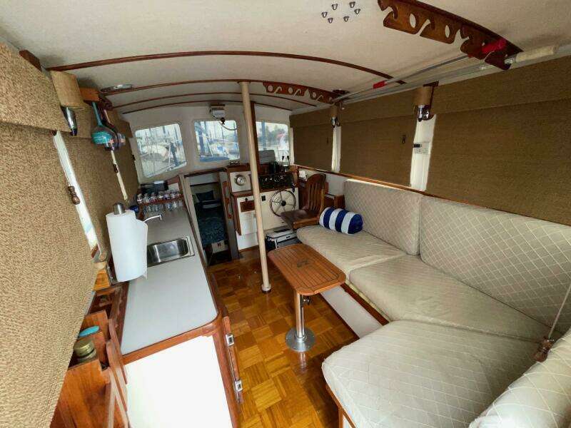 Zettie Ray 30ft Willard Yacht For Sale