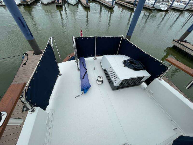 Zettie Ray 30ft Willard Yacht For Sale