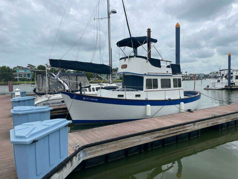 Zettie Ray 30ft Willard Yacht For Sale
