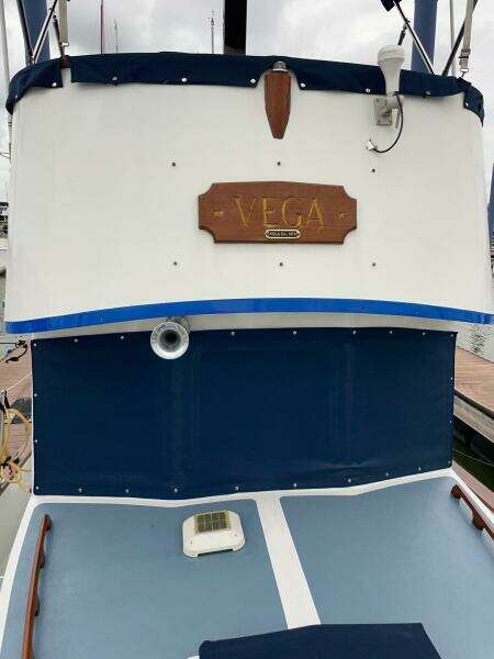 Zettie Ray 30ft Willard Yacht For Sale
