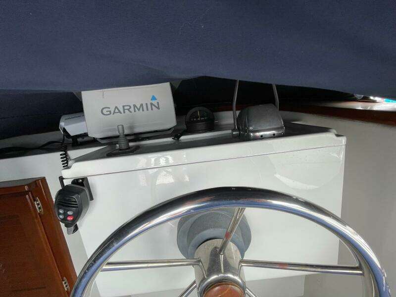 Zettie Ray 30ft Willard Yacht For Sale