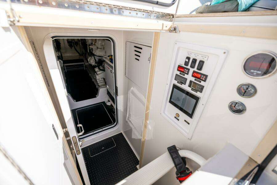 MIGHTY MOUSE 70ft Viking Yacht For Sale