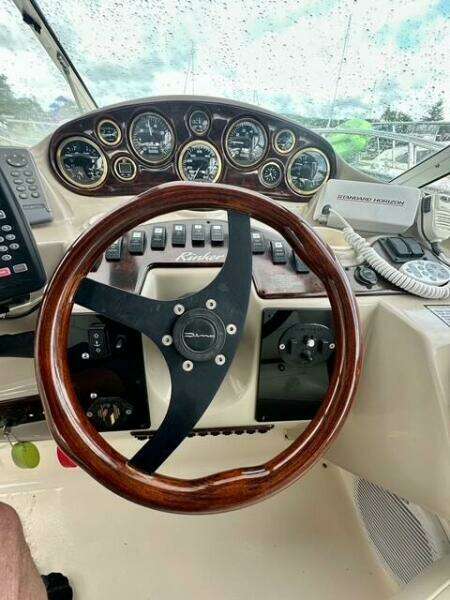 34ft Rinker Yacht For Sale