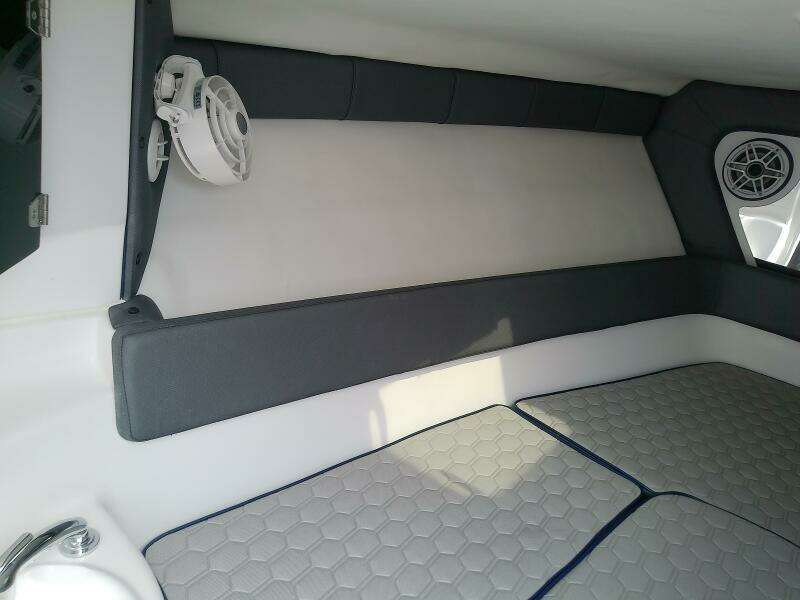 32ft Glasstream Yacht For Sale