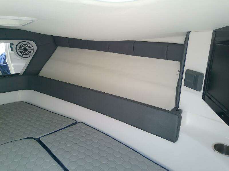 32ft Glasstream Yacht For Sale