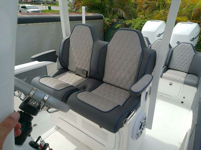 32ft Glasstream Yacht For Sale