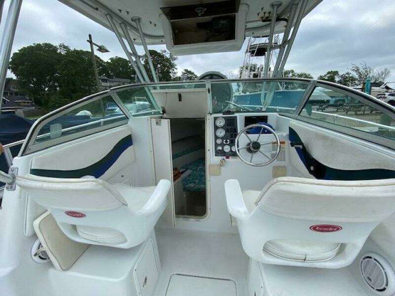 23ft Seaswirl Yacht For Sale
