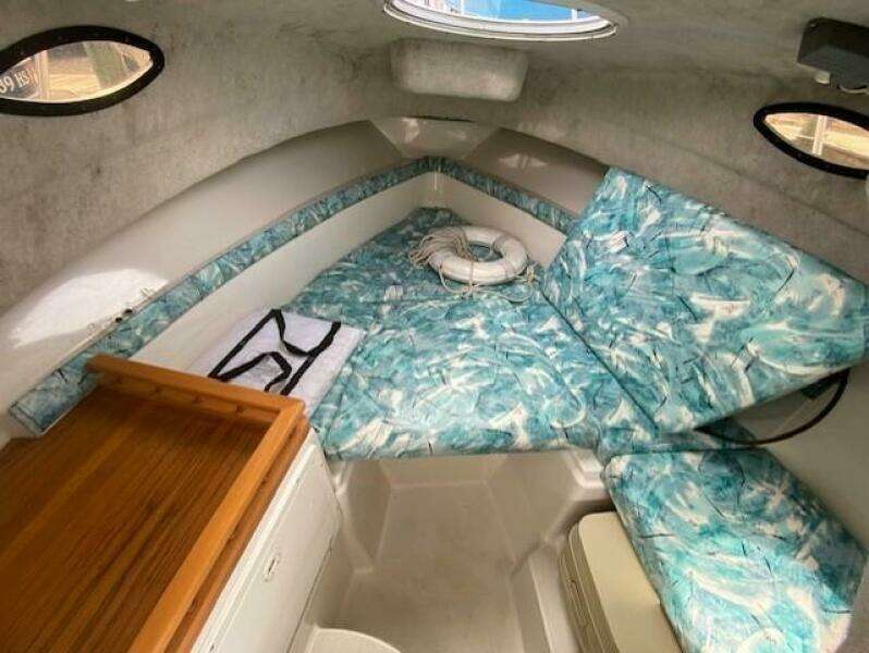23ft Seaswirl Yacht For Sale