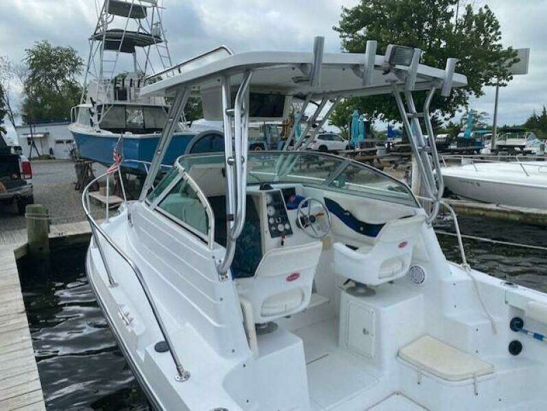 23ft Seaswirl Yacht For Sale