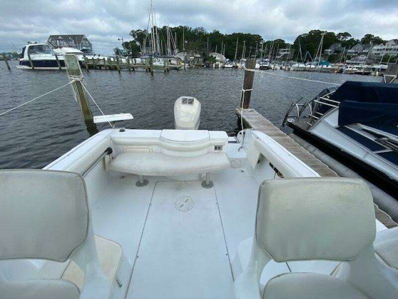 23ft Seaswirl Yacht For Sale