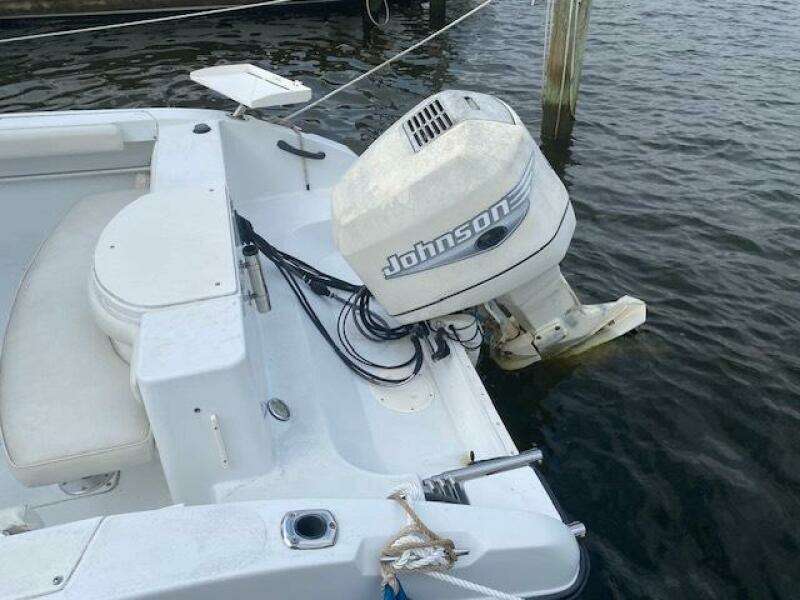 23ft Seaswirl Yacht For Sale