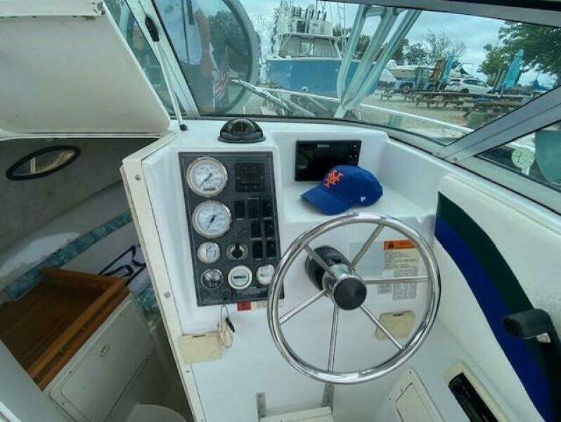 23ft Seaswirl Yacht For Sale