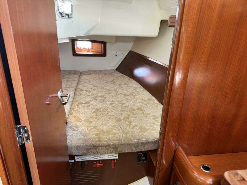 Udacha 34ft Beneteau Yacht For Sale