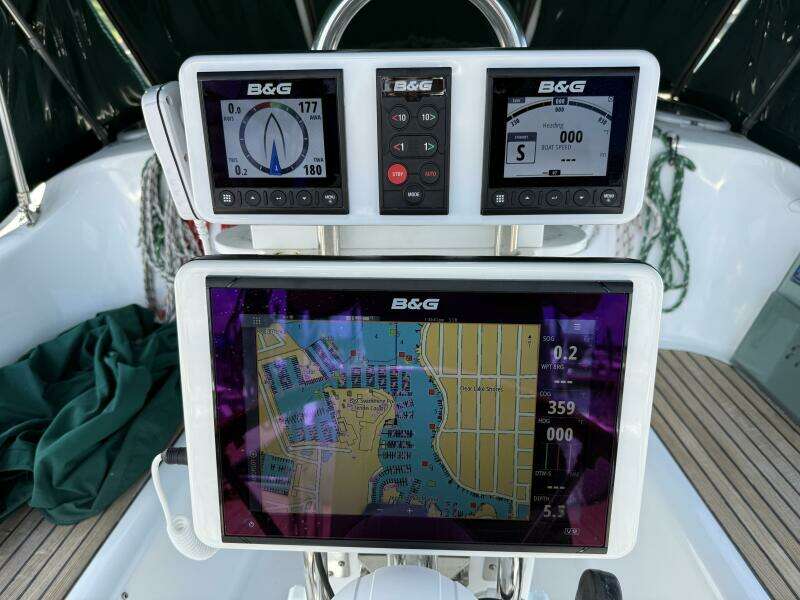 Udacha 34ft Beneteau Yacht For Sale