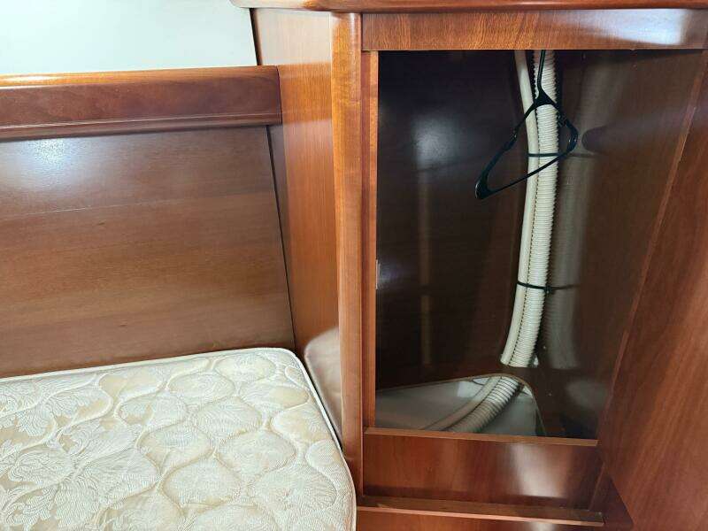 Udacha 34ft Beneteau Yacht For Sale