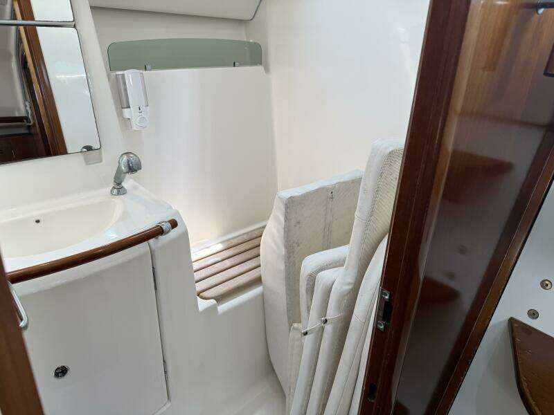 Udacha 34ft Beneteau Yacht For Sale