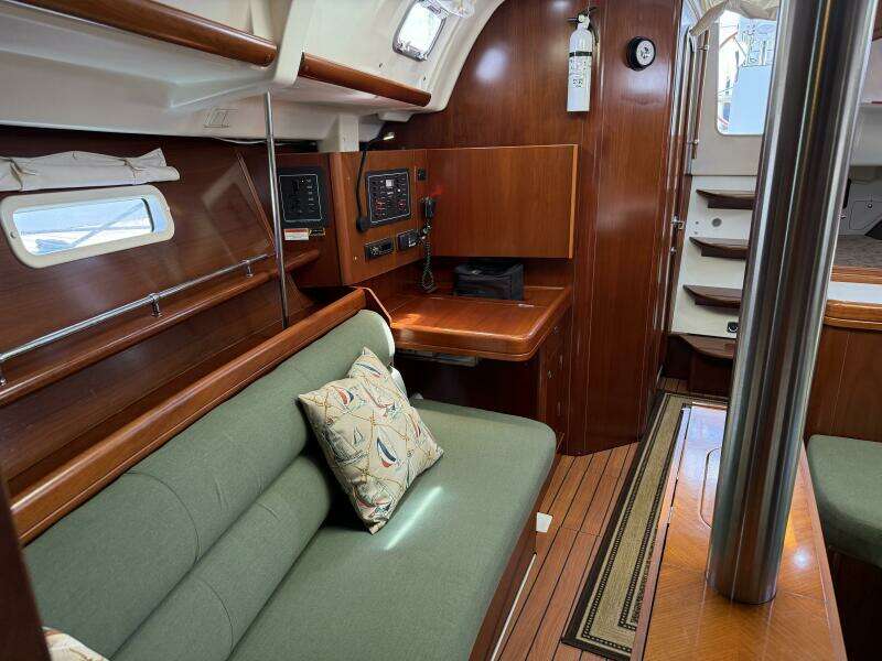 Udacha 34ft Beneteau Yacht For Sale