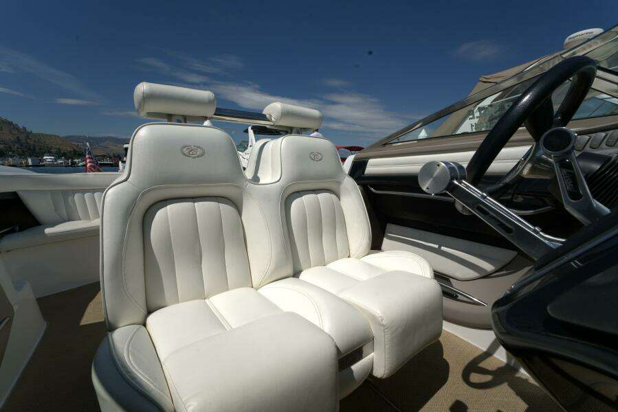 35ft Cobalt Yacht For Sale