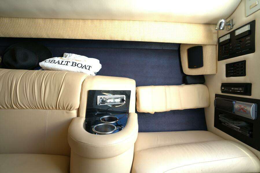 35ft Cobalt Yacht For Sale