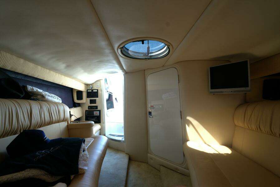 35ft Cobalt Yacht For Sale