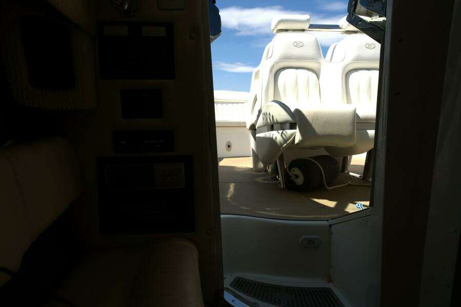 35ft Cobalt Yacht For Sale