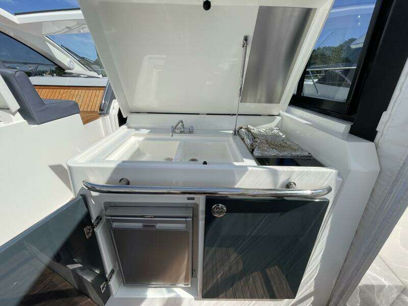 45ft Sealine Yacht For Sale