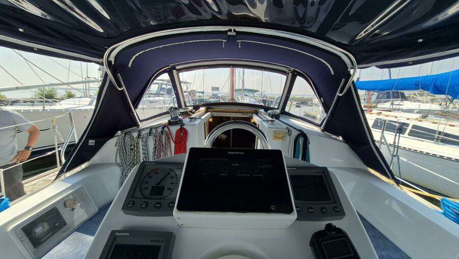 L eau Quay II 35ft Jeanneau Yacht For Sale